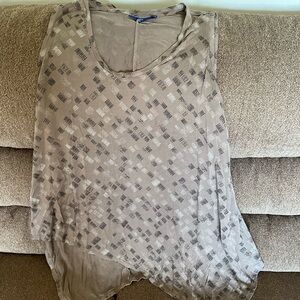 APT 9 Asymmetrical Hem Sleeveless Top. Size L